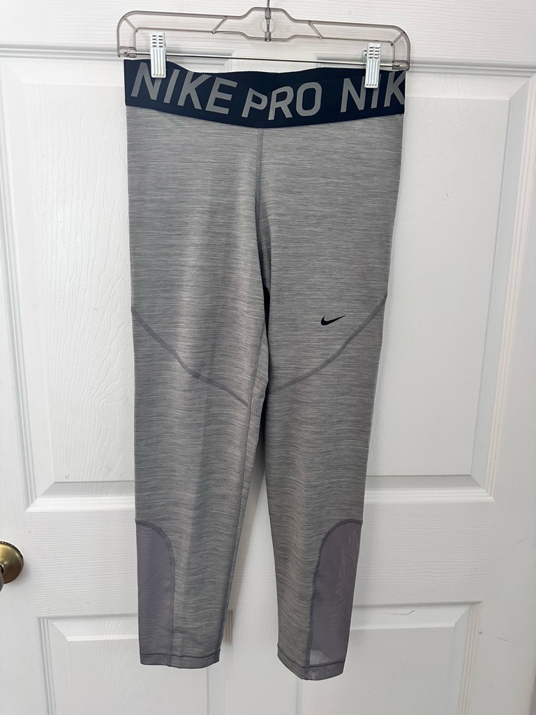 Nike Grey 'Nike Pro' Women's Performance Leggings Capri